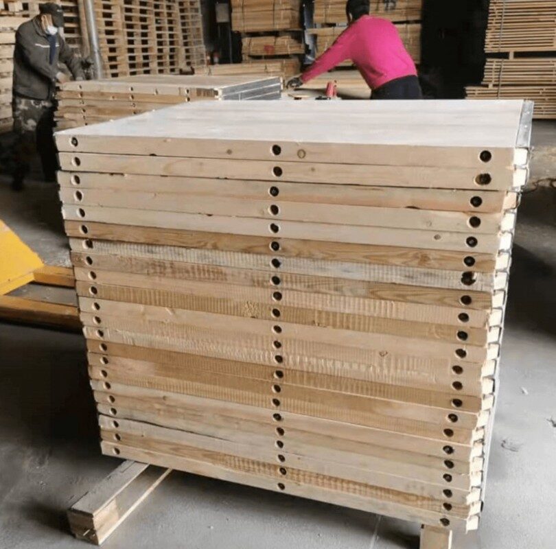 Wooden pallets for concrete block making machine and Tuff Tile production